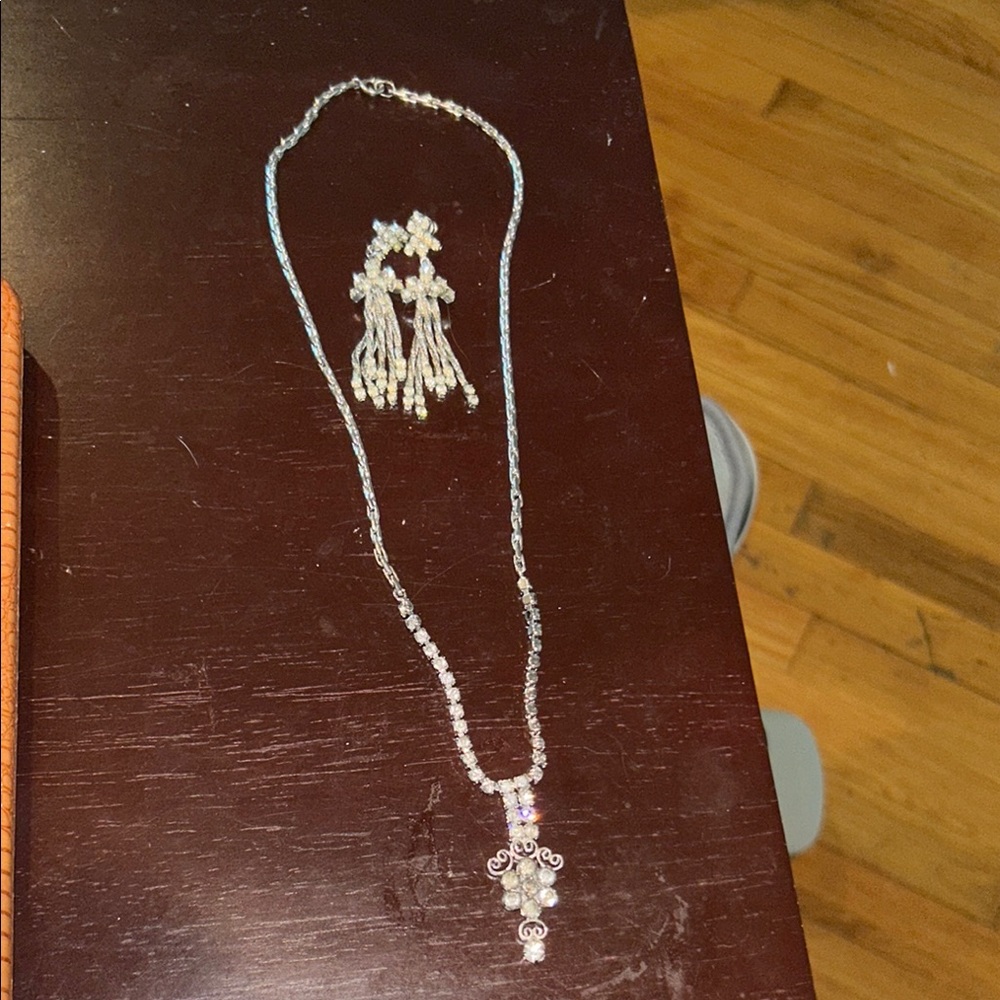 Elegant Silver Necklace and Earring Set